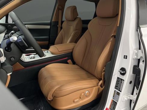 Used 2025 Genesis GV80 2.5T Advanced image 4