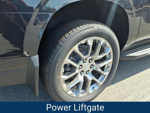 New 2026 Chevrolet Suburban Premier AWD/4WD image 29