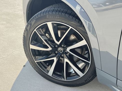 Used 2023 Volvo XC90 B6 Plus w/ Protection Package Premier image 12