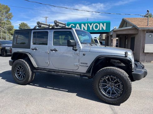 Used 2018 Jeep Wrangler Unlimited Sport S AWD/4WD image 2