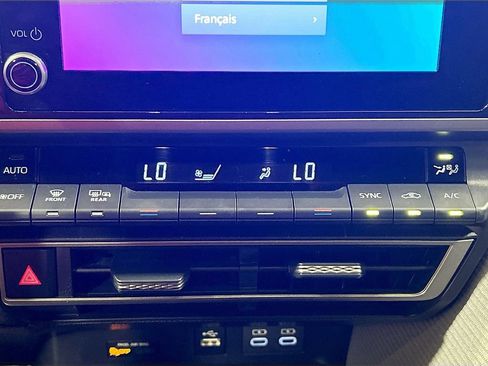 Used 2025 Toyota Camry SE w/ Convenience Package FWD image 13