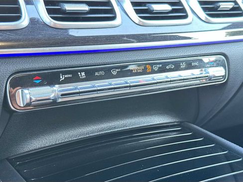 Used 2022 Mercedes-Benz GLS 450 4MATIC image 16