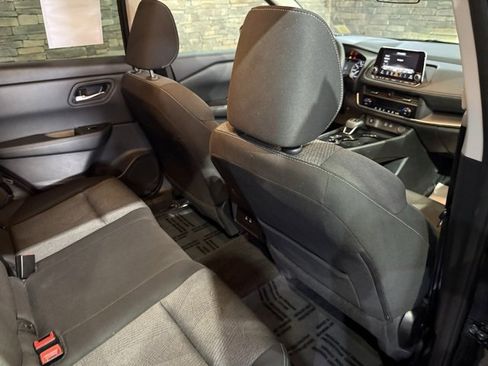 Certified 2025 Nissan Rogue SV image 3