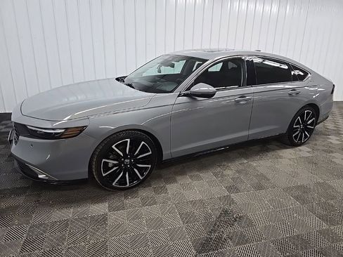 Used 2025 Honda Accord Touring image 6