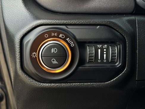 Used 2022 Jeep Gladiator Mojave w/ LED Lighting Group AWD/4WD image 23