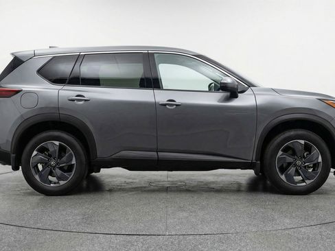Used 2025 Nissan Rogue SV AWD/4WD image 8