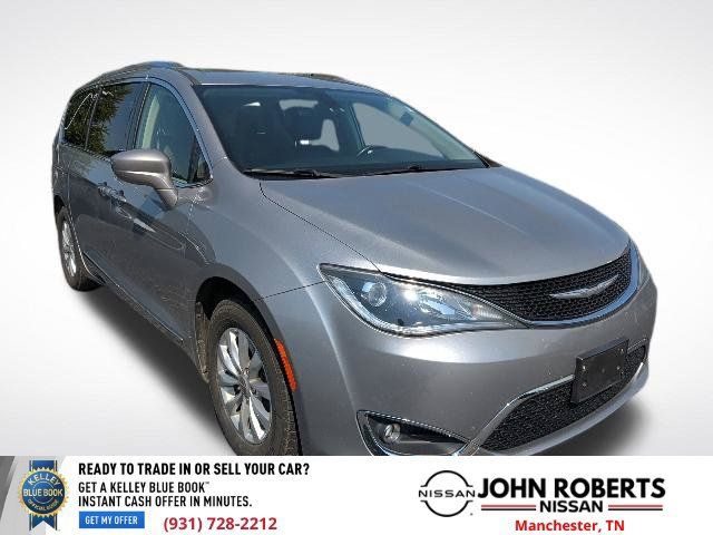 Used 2018 Chrysler Pacifica Touring-L FWD image 1