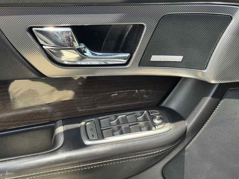 Used 2011 Jaguar XF R RWD image 27