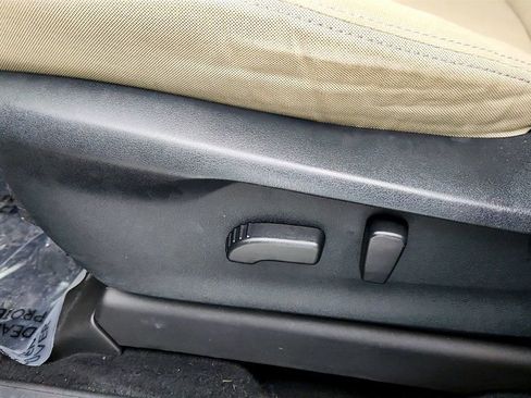 Used 2022 Subaru Ascent Premium w/ Convenience Package image 11