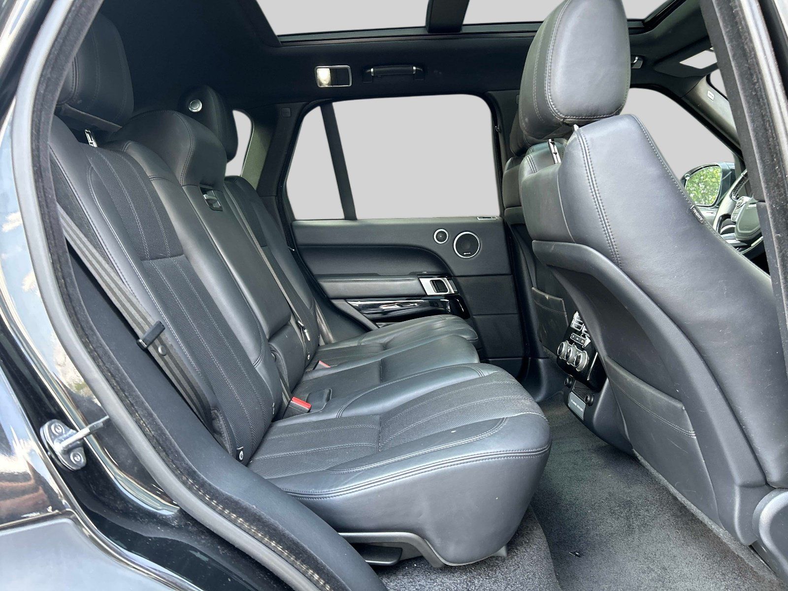 Used 2017 Land Rover Range Rover HSE AWD/4WD image 21