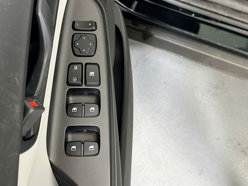 Used 2023 Hyundai Kona SE w/ Cargo Package AWD/4WD image 17