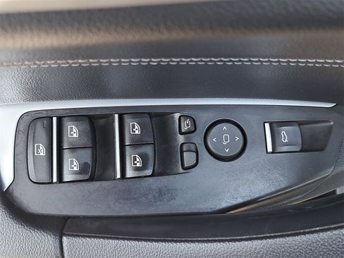 Used 2018 BMW X3 xDrive30i w/ M Sport Package image 31