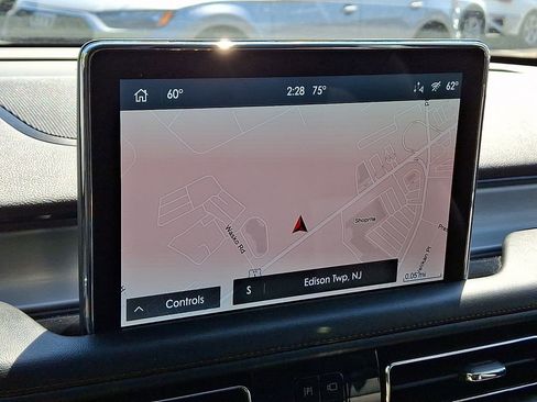Used 2023 Lincoln Aviator AWD w/ Premium Package image 4