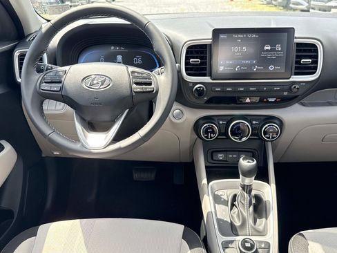 New 2026 Hyundai Venue SEL FWD image 2