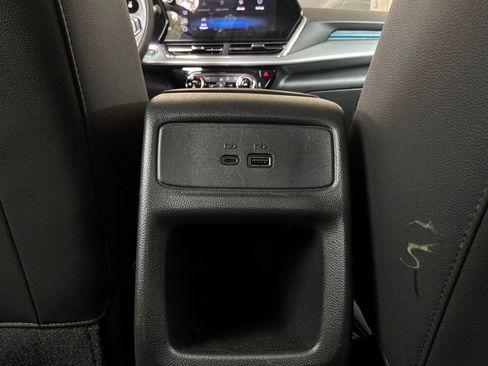 Used 2025 Chevrolet Trax LT FWD image 12