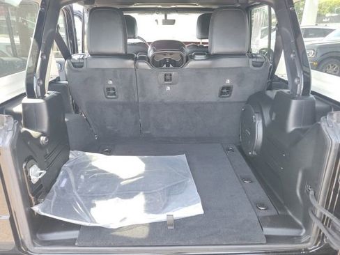 Used 2021 Jeep Wrangler Unlimited Rubicon w/ Uconnect 4C Nav & Sound Group AWD/4WD image 9