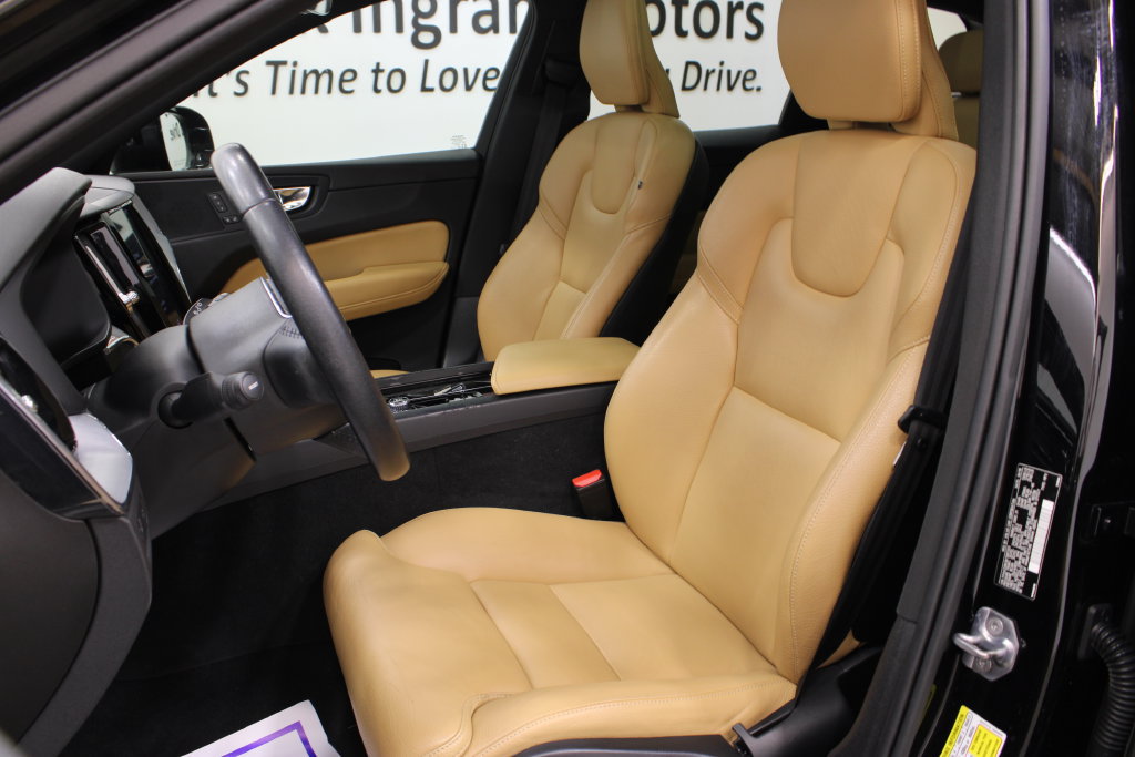 Used 2019 Volvo XC60 T6 Momentum w/ Premium Package AWD/4WD image 15