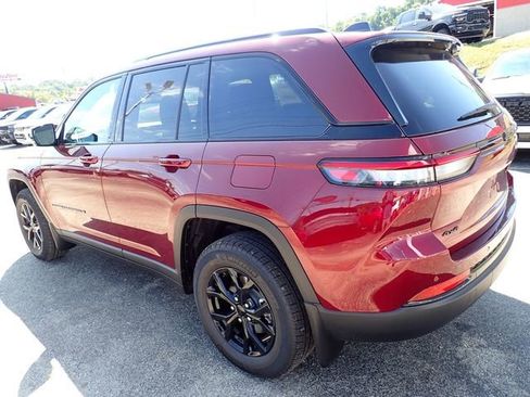 New 2025 Jeep Grand Cherokee Altitude image 3