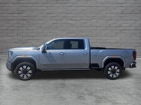 Used 2025 GMC Sierra 2500 Denali w/ Denali Reserve Package AWD/4WD image 2