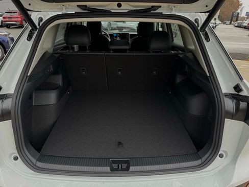 New 2026 Volkswagen Tiguan SE image 11