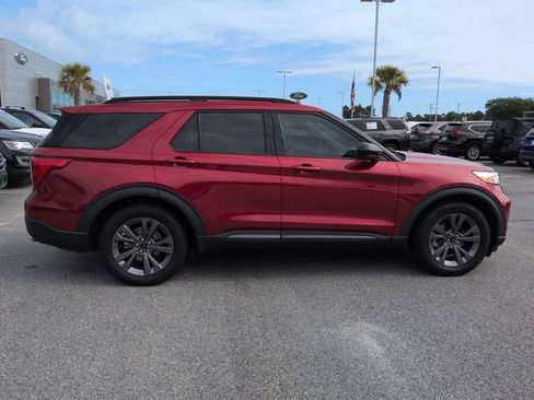Used 2023 Ford Explorer XLT w/ Equipment Group 202A RWD image 3