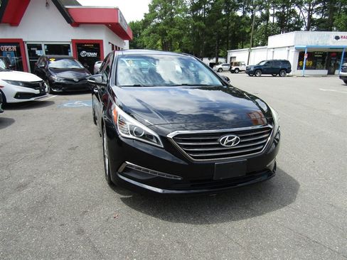 Used 2015 Hyundai Sonata Limited w/ Option Group 05 FWD image 10