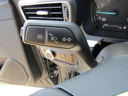 Used 2024 Ford Explorer XLT w/ Equipment Group 202A AWD/4WD image 26
