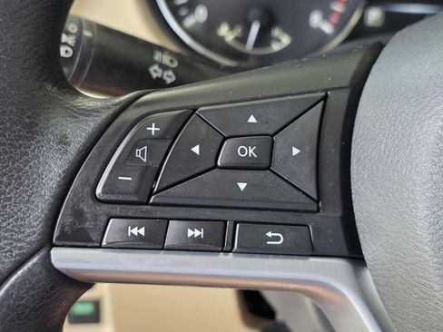 Used 2017 Nissan Rogue S FWD image 19