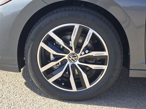 New 2026 Volkswagen Jetta SE image 9