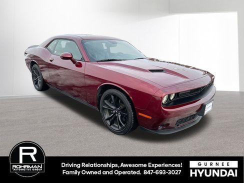 Used 2018 Dodge Challenger SXT Plus image 2
