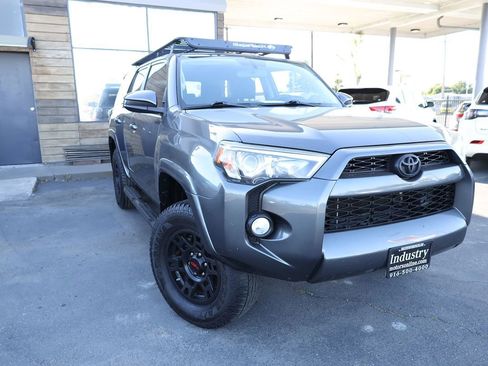Used 2015 Toyota 4Runner SR5 AWD/4WD image 2