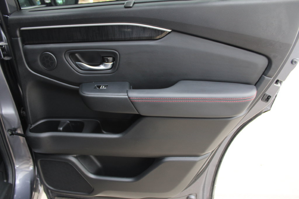 Used 2025 Honda Pilot Black Edition image 60