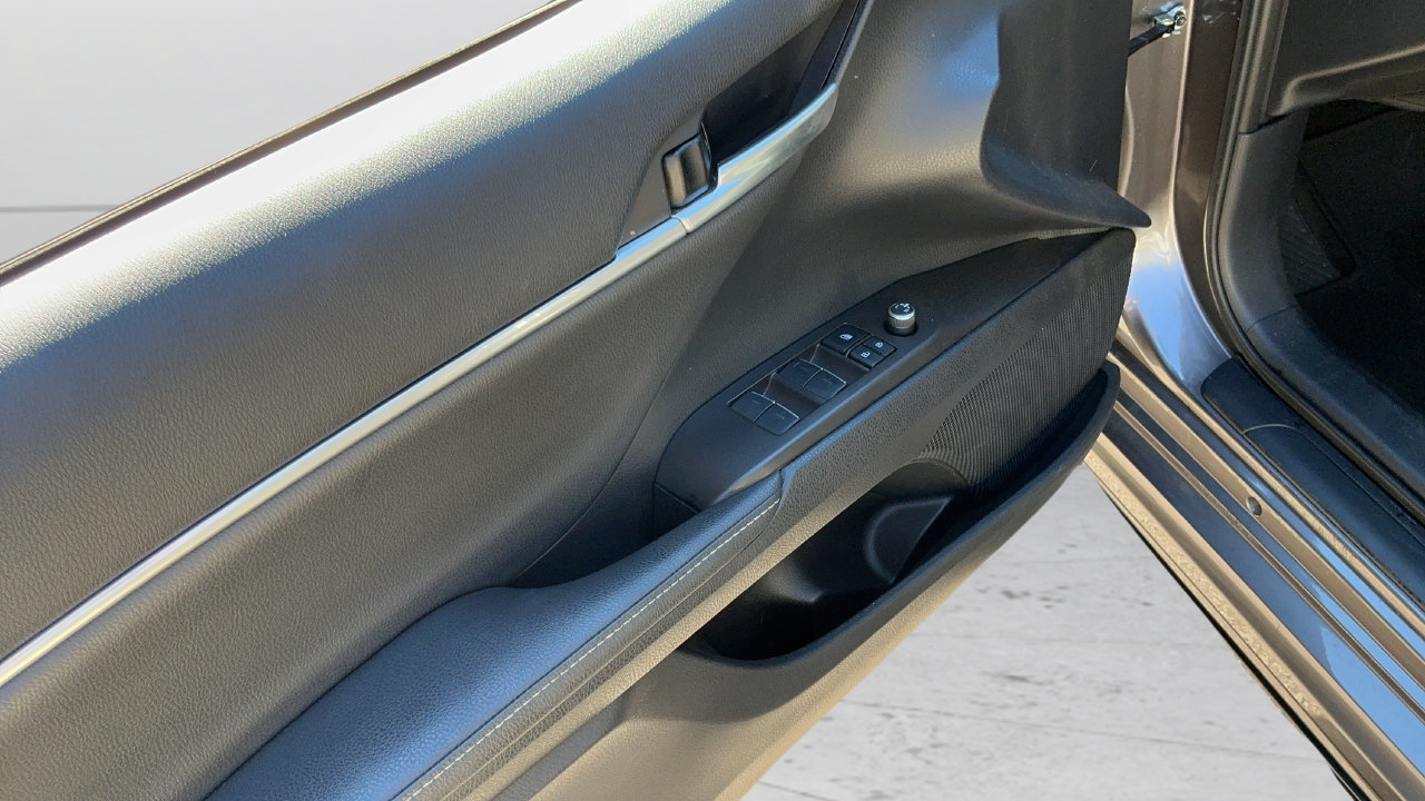 Used 2023 Toyota Camry XSE FWD image 22