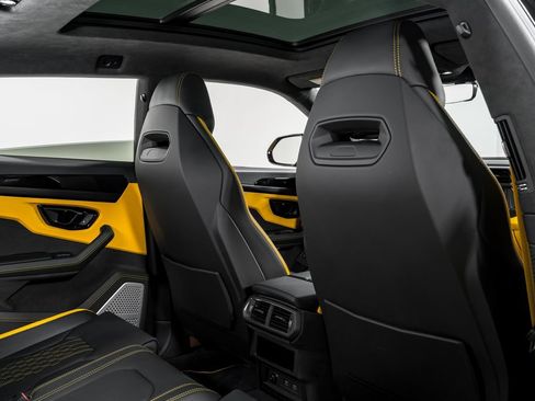 Used 2025 Lamborghini Urus S AWD/4WD image 35