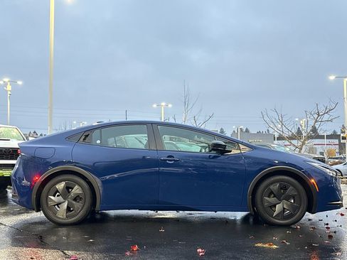 Certified 2024 Toyota Prius Prime SE image 6