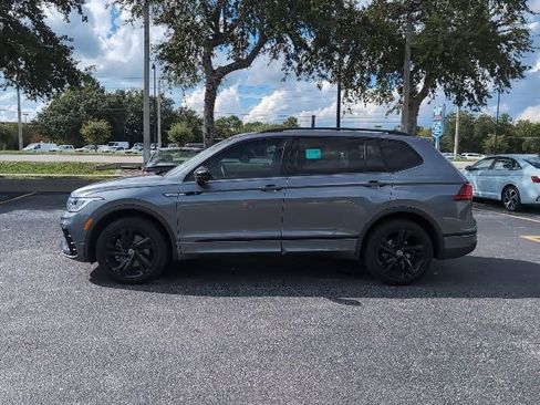 Used 2023 Volkswagen Tiguan SE R-Line image 3