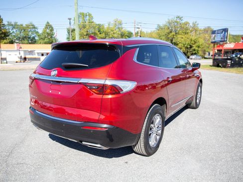 Used 2024 Buick Enclave Premium image 3
