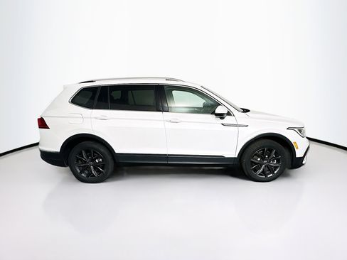 Used 2023 Volkswagen Tiguan SE FWD image 10