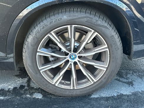 Used 2023 BMW X5 xDrive45e w/ M Sport Package image 17