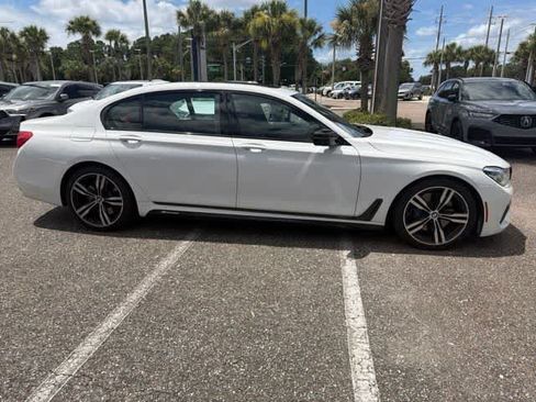 Used 2018 BMW 750i RWD image 15