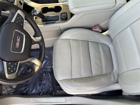 Certified 2017 GMC Acadia Denali w/ Technology Package image 20