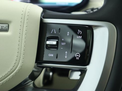 Used 2024 Land Rover Range Rover Autobiography image 12
