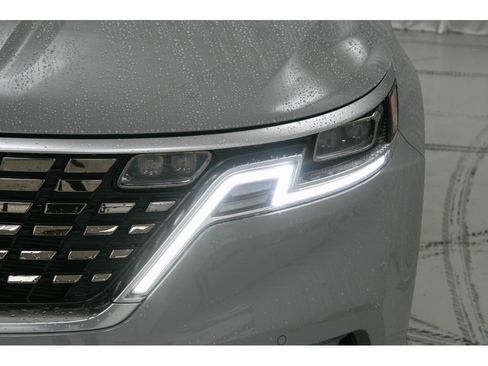 Used 2022 Kia Carnival SX Prestige image 23