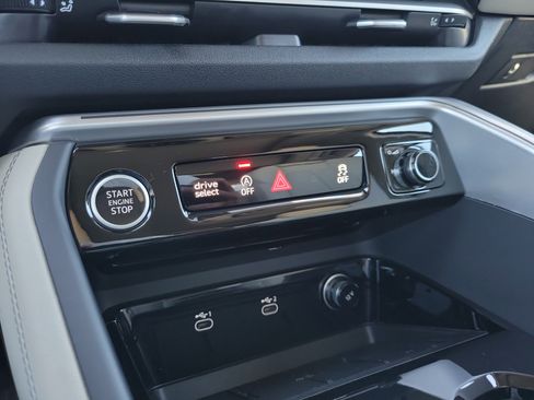 Used 2025 Audi Q5 Premium Plus w/ Premium Plus image 26