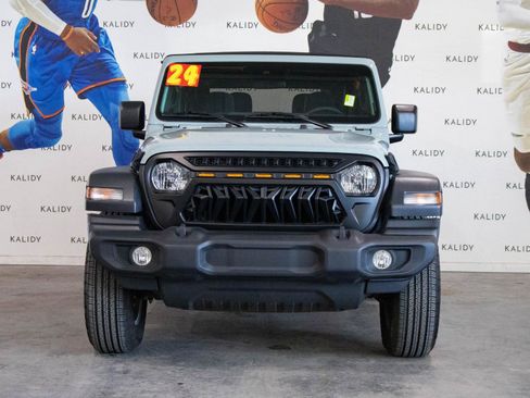 Used 2024 Jeep Wrangler Sport AWD/4WD image 18
