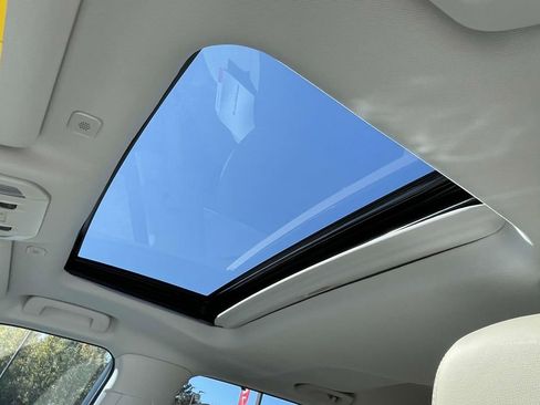 New 2025 Toyota Highlander Limited image 14