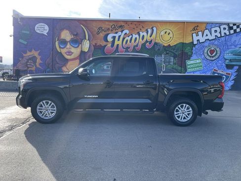 Used 2023 Toyota Tundra SR5 w/ SR5 Premium Package image 2