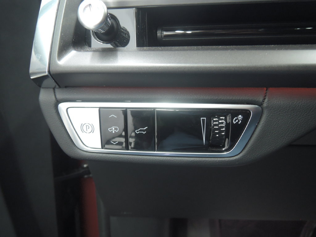 Used 2026 Cadillac Vistiq Platinum AWD/4WD image 27