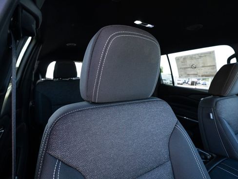 New 2026 Chevrolet Traverse LT image 12