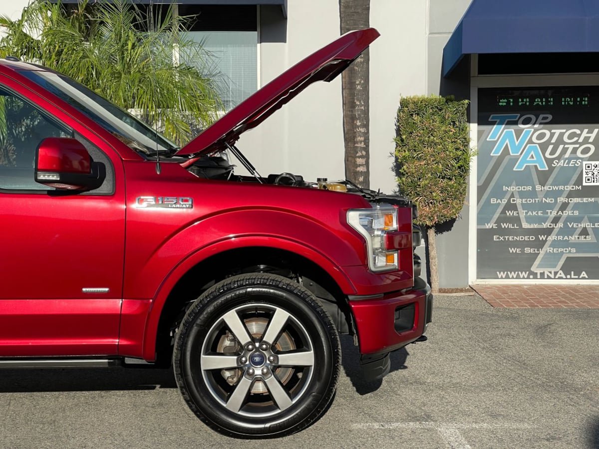 Used 2015 Ford F150 Lariat w/ Equipment Group 502A Luxury AWD/4WD image 35